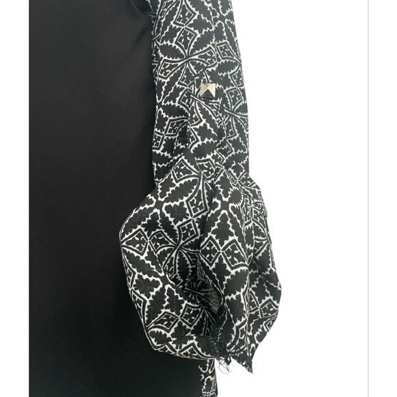 Timing Black Geometric Design Work Career Casual Blouse Top Women’s Size Small - Picture 3 of 10